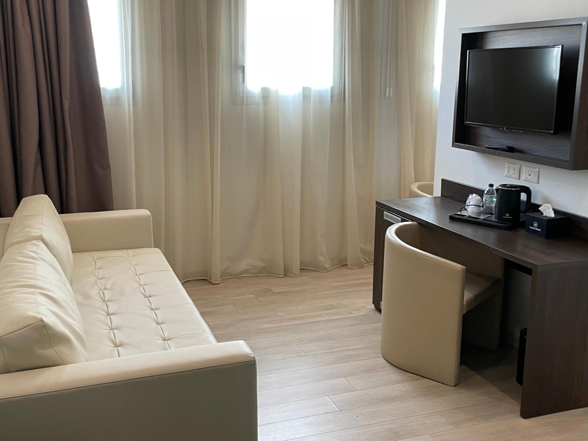 Hotelluxuryprato Prato  Exteriör bild